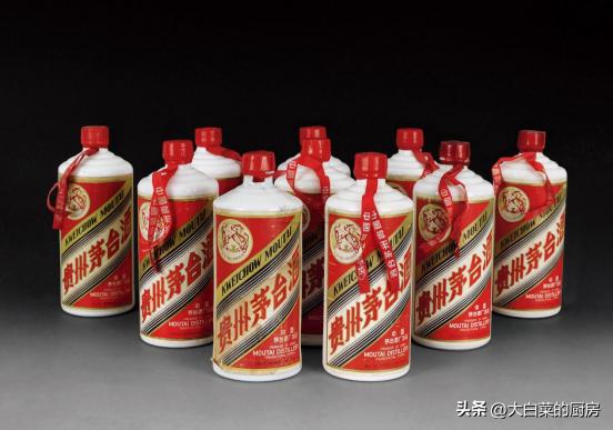 同样是茅台，美国超市卖八百，而国内四千元，网友讽刺难道美国穷