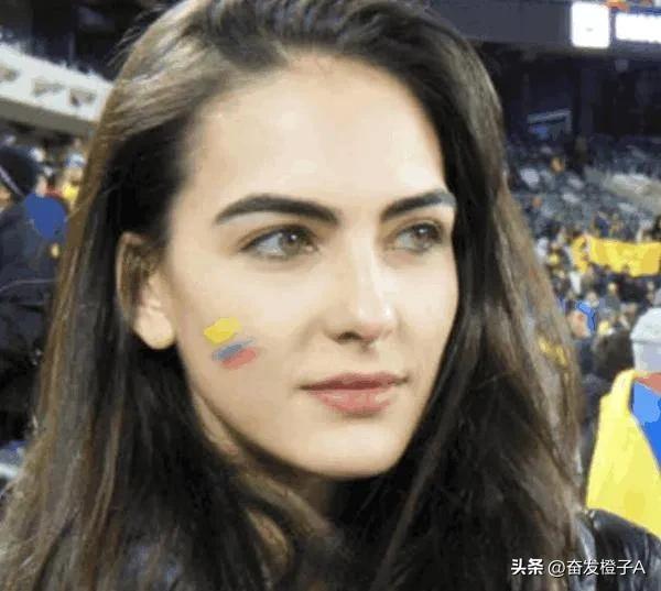 世界杯惊艳的女观众,世界杯决赛女球迷惊艳镜头