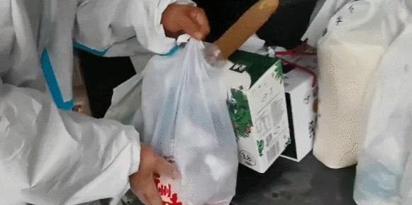 中国邮政承载希望和梦想,我深深感受到了中国的强大