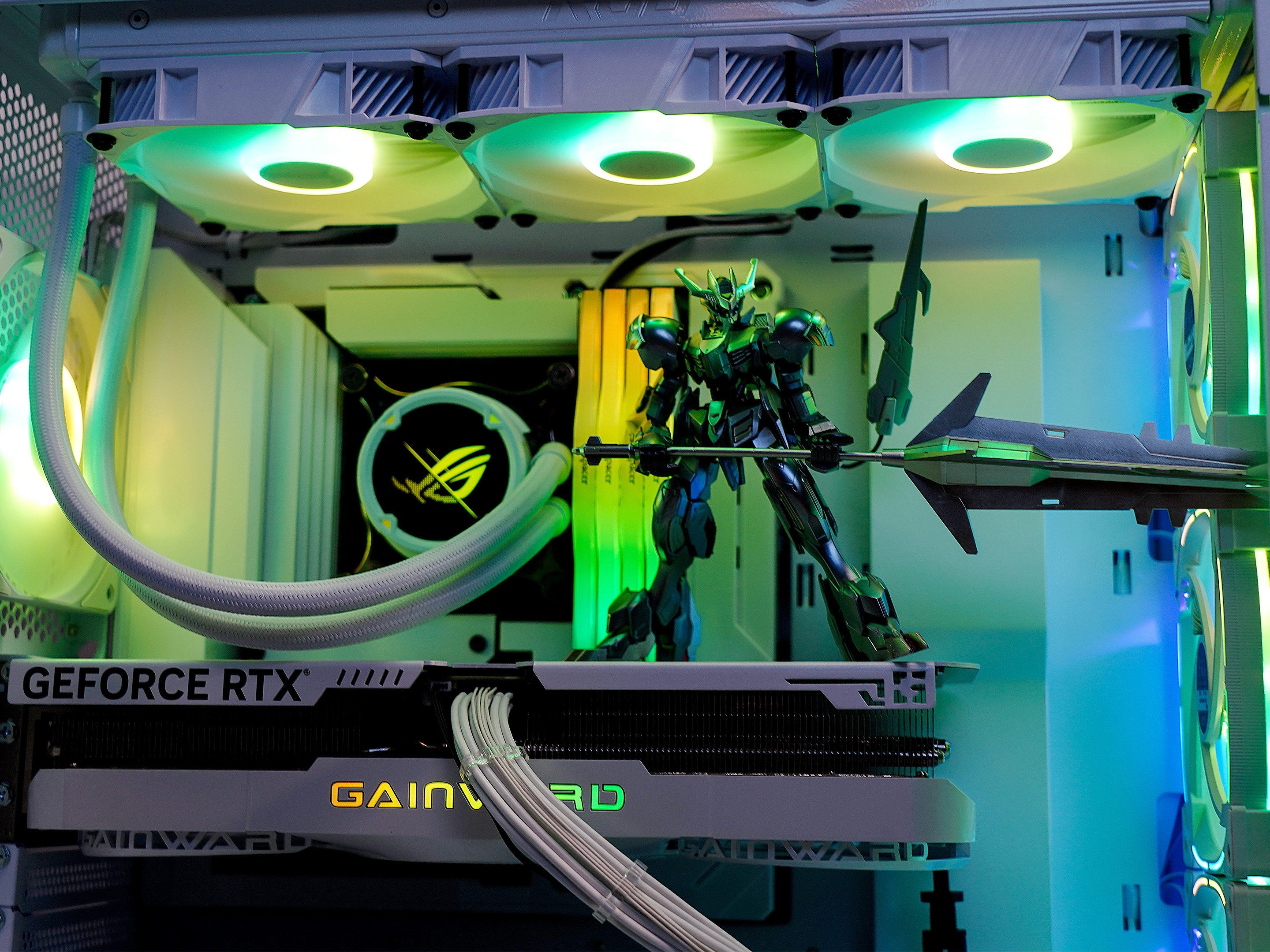 最新装机方式：背插式体验，I7+B760+RTX4070Ti攒台白白的主机