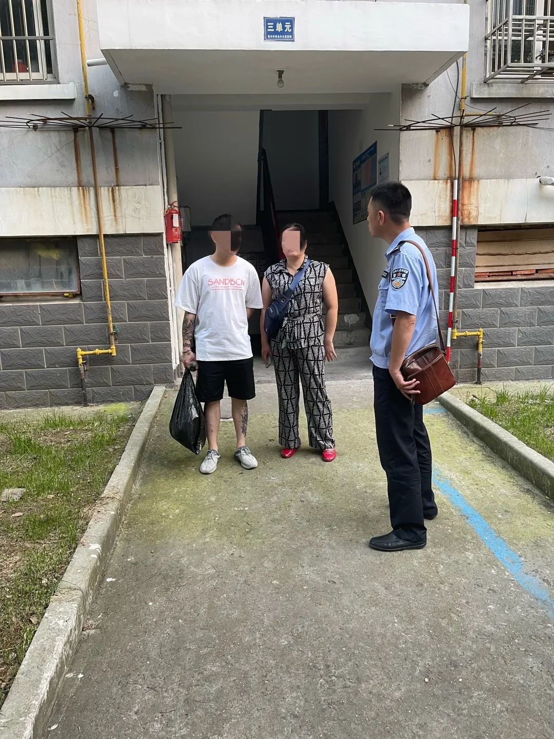 儿子要出国“创业”？湖州妈妈紧急求助！