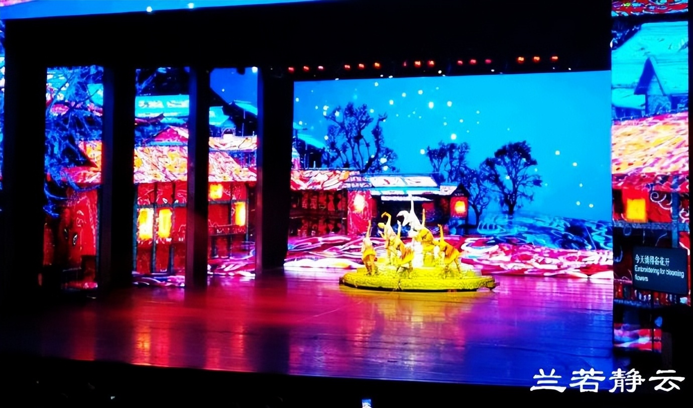 贵阳多彩贵州位置,贵阳多彩贵州城风景区