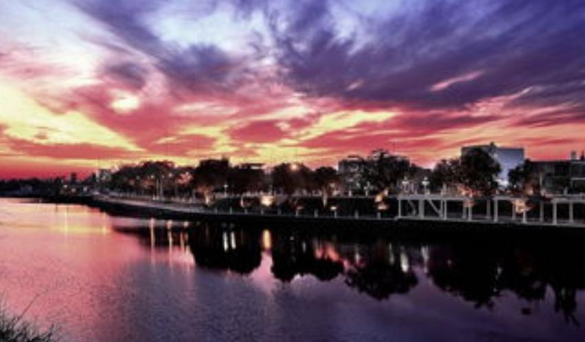 乌拉圭的服饰特点，反映了当地的历史背景，和社会文化现象