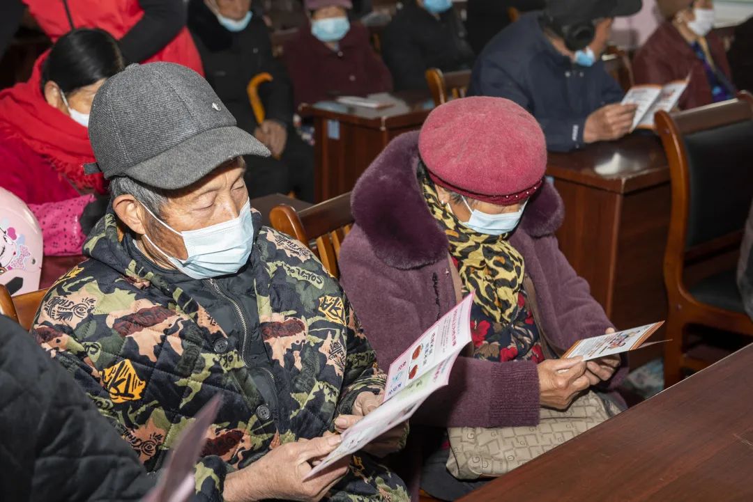 世界艾滋病日，阜阳市妇女儿童医院赴王店镇开展义诊宣传活动