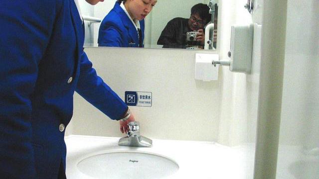 火车高级软卧带独立卫生间吗,绿皮火车带洗漱间软卧