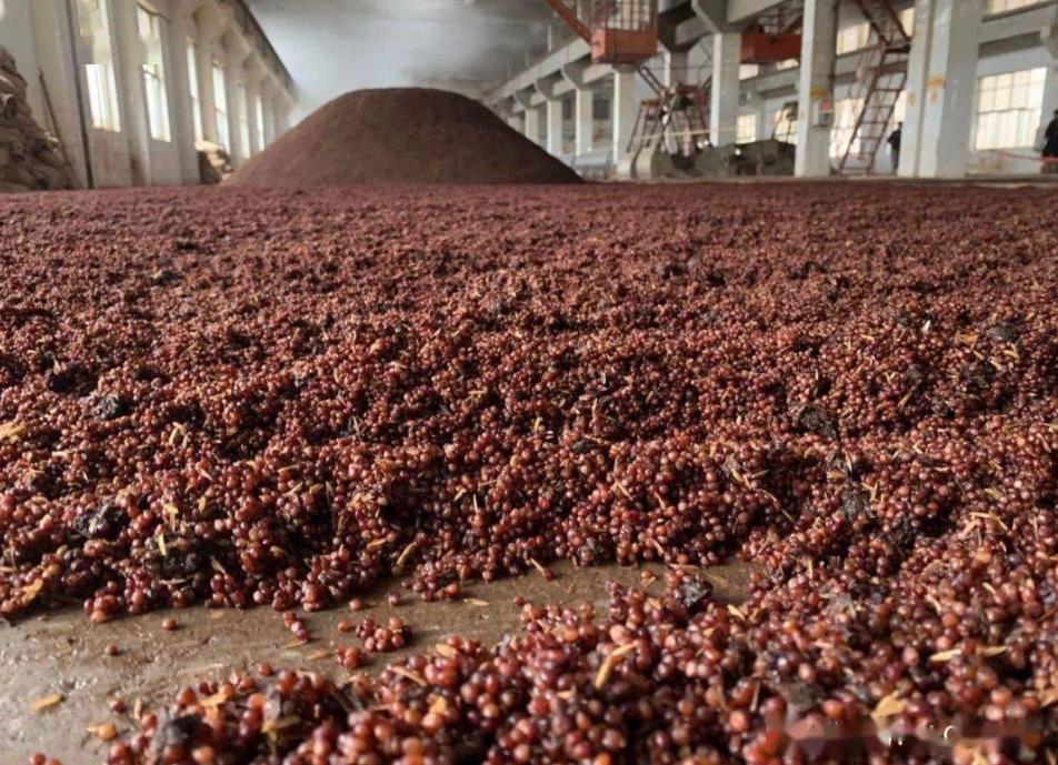 浓香型纯粮食白酒成本是多少,纯粮酿造白酒一斤成本多少钱