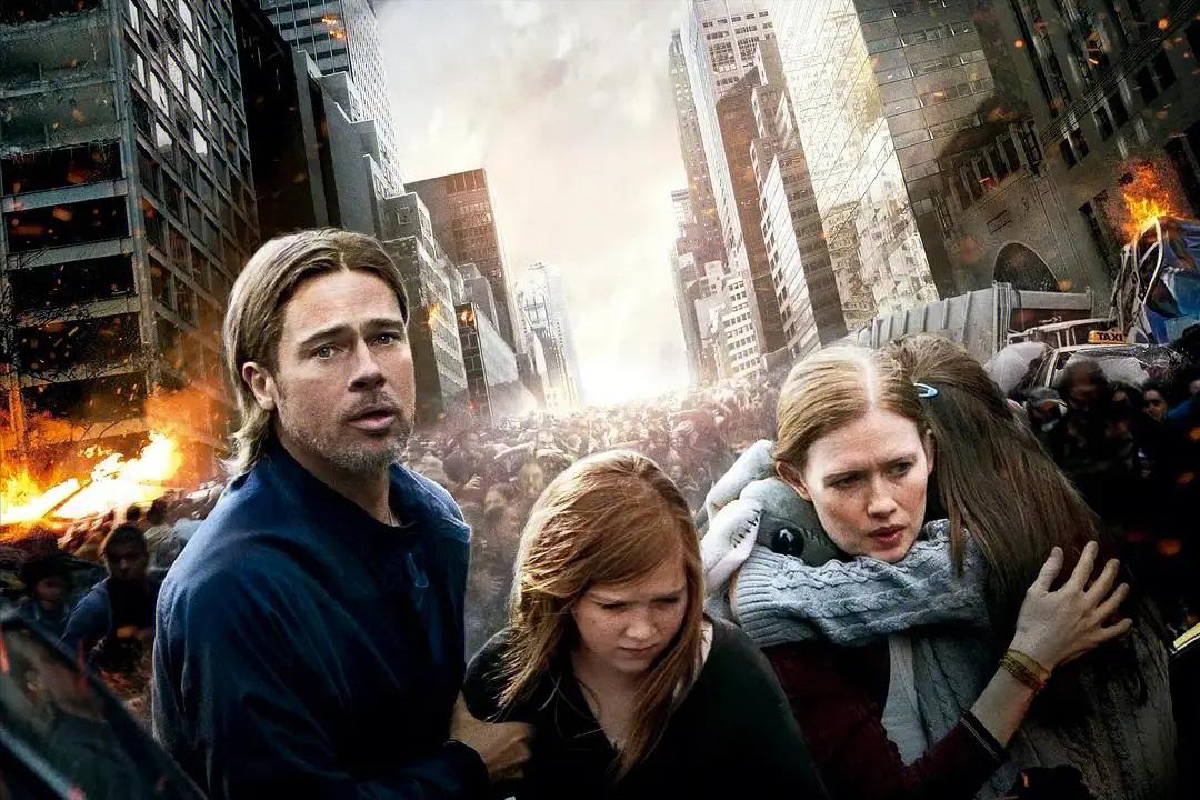 电影符码的空间词语性、再现形式的物象性，促使电影走向大众化