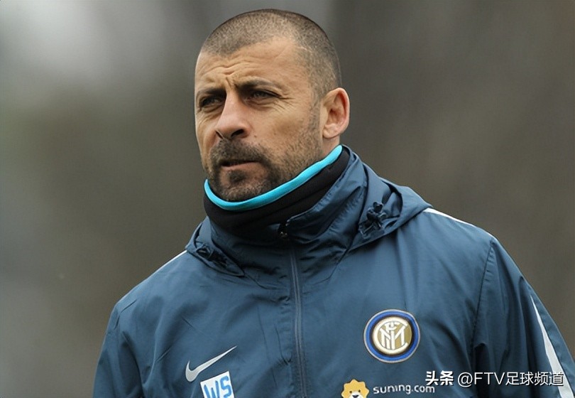 教练席上的球员,教练席