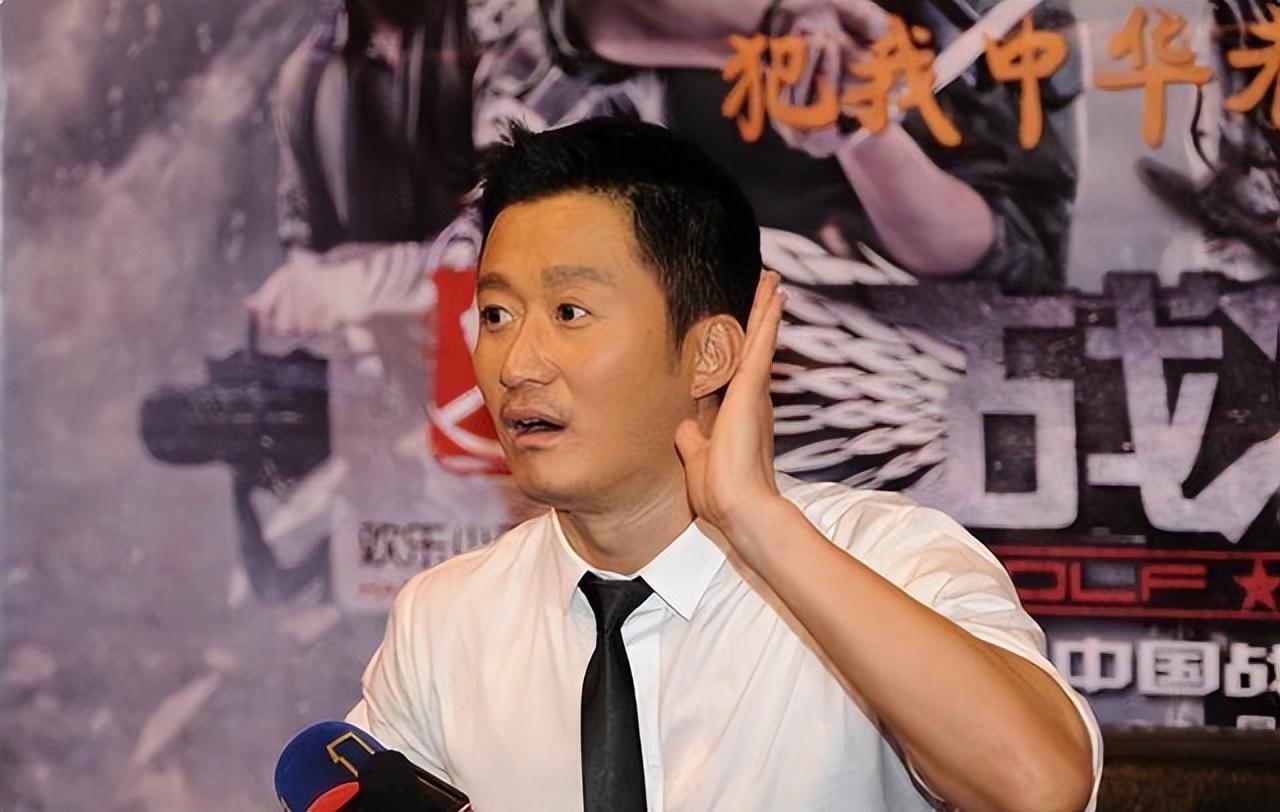 摸腿、陪酒、绝育、自杀，娱乐圈的*规则潜**，“毁”了多少女孩？