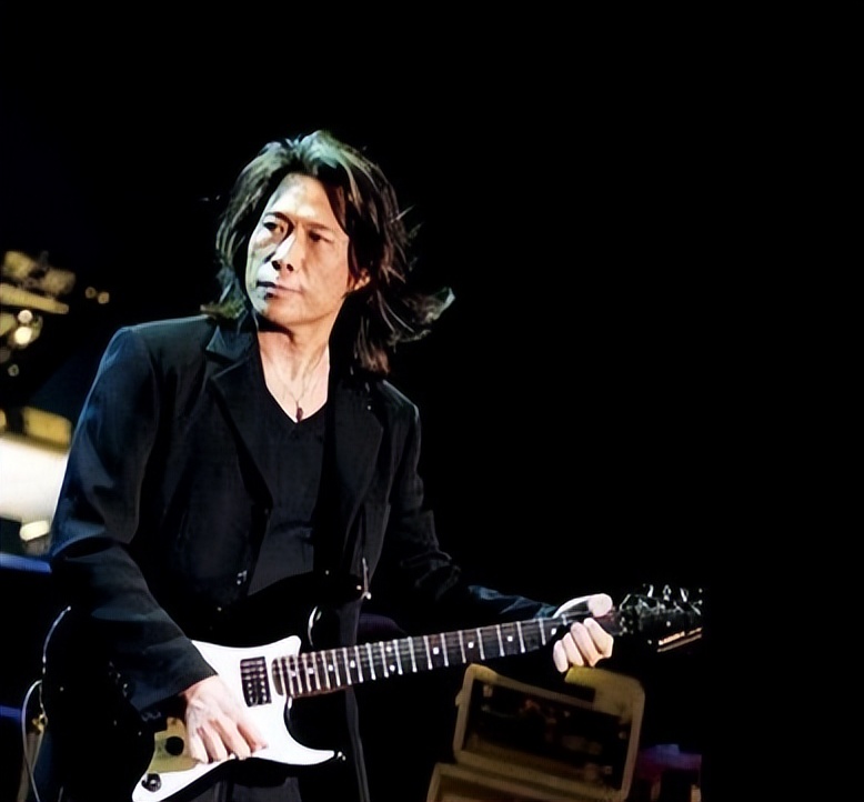 70岁香港摇滚教父夏韶声：情史胜过谢贤，与33岁女友只恋爱不结婚