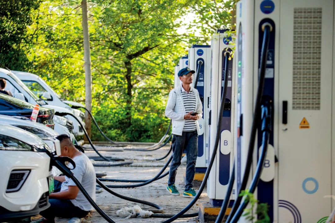 新能源充电车充电需要多长时间,充电1小时排队