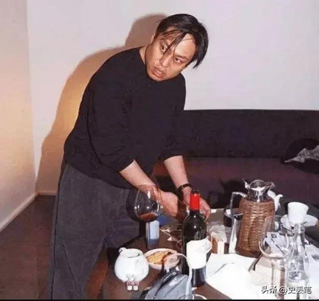 香港土豪极奢淫欲,有1个老婆、19位*妇情**,人称现代韦小宝