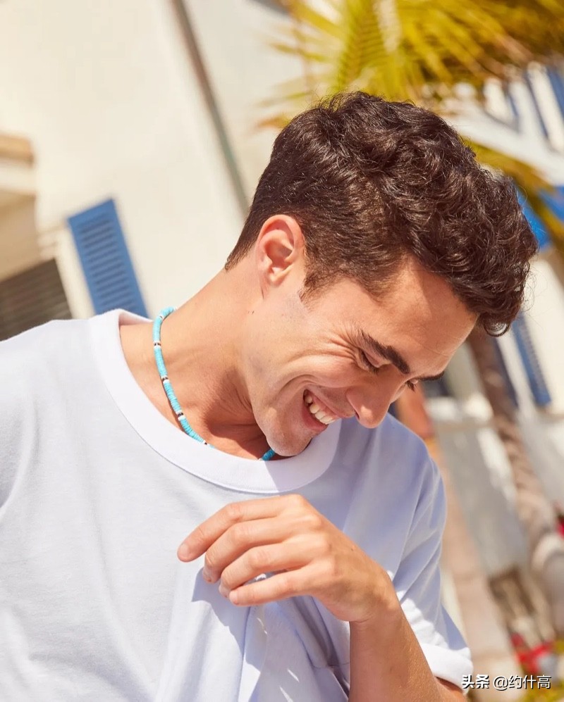 高颜值男模维密,维密秀腹肌男模