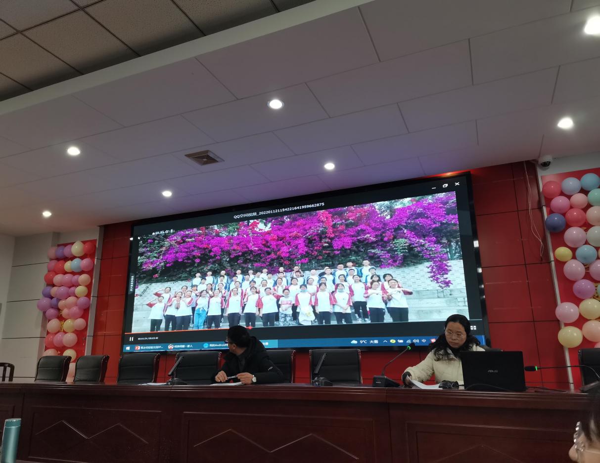 初三优秀班主任经验交流发言会,交流期间教师工作总结