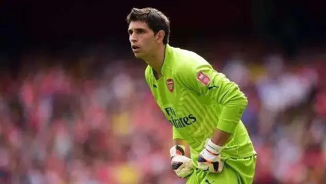 马丁内斯的坎坷经历,马丁内斯一路怎么走过来的