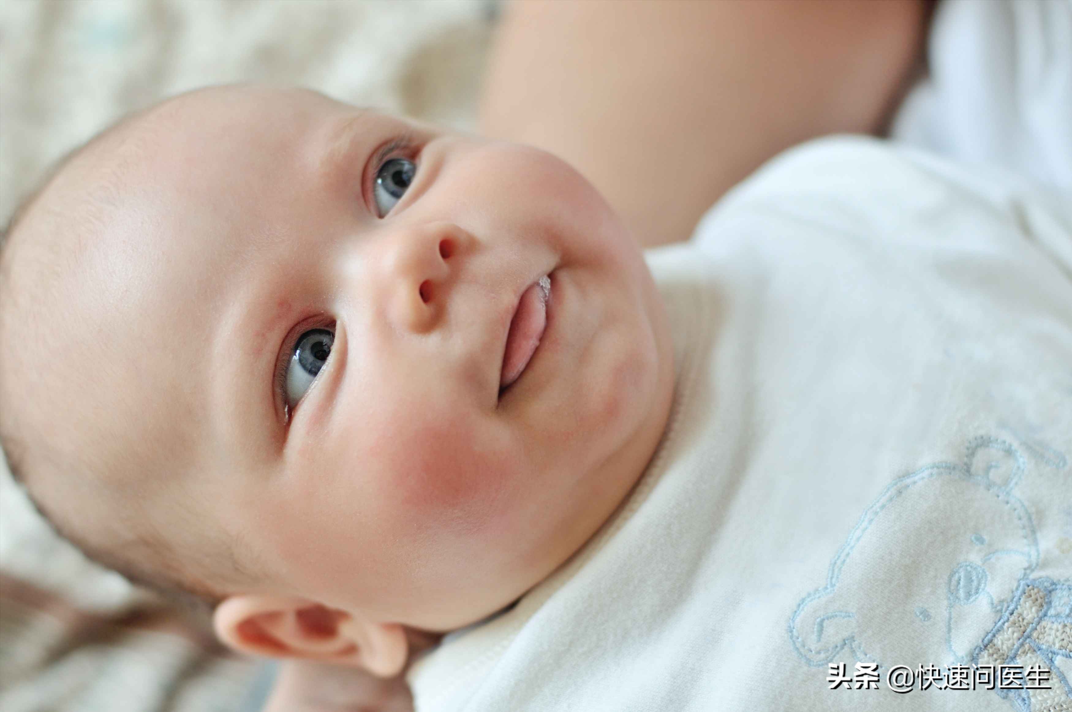 十个月宝宝身上起红疹,宝宝身上起红疹怎么办