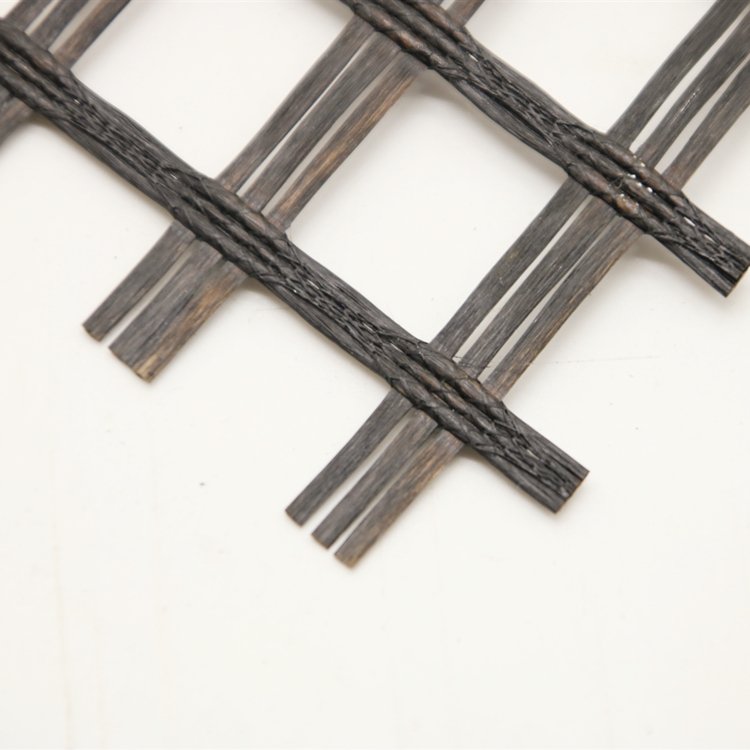 自粘式玻纤格栅施工,玻纤格栅在哪一步施工