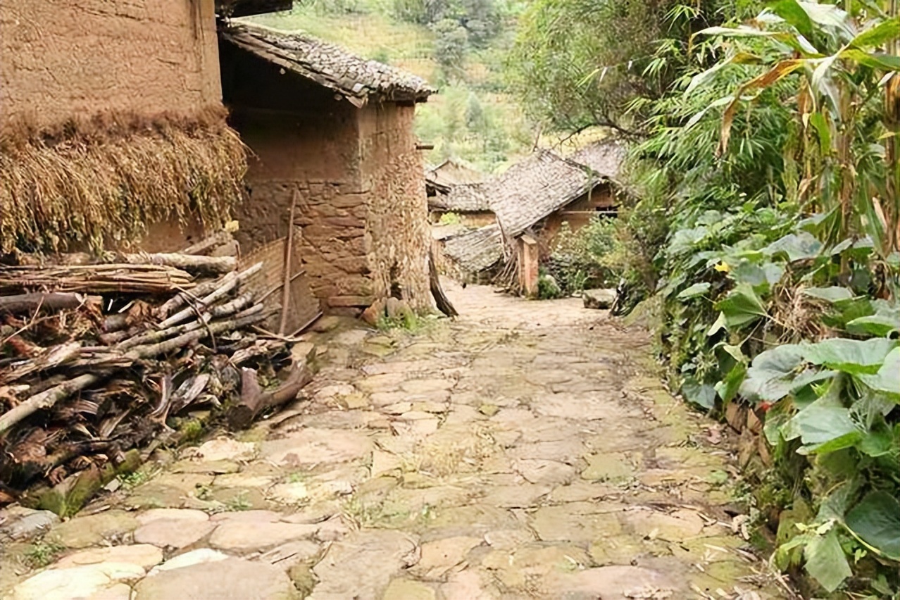 僰聊天下⑦：化屋基跳出的这瓶僰水使“夜郎自大”黑天冤枉见天光