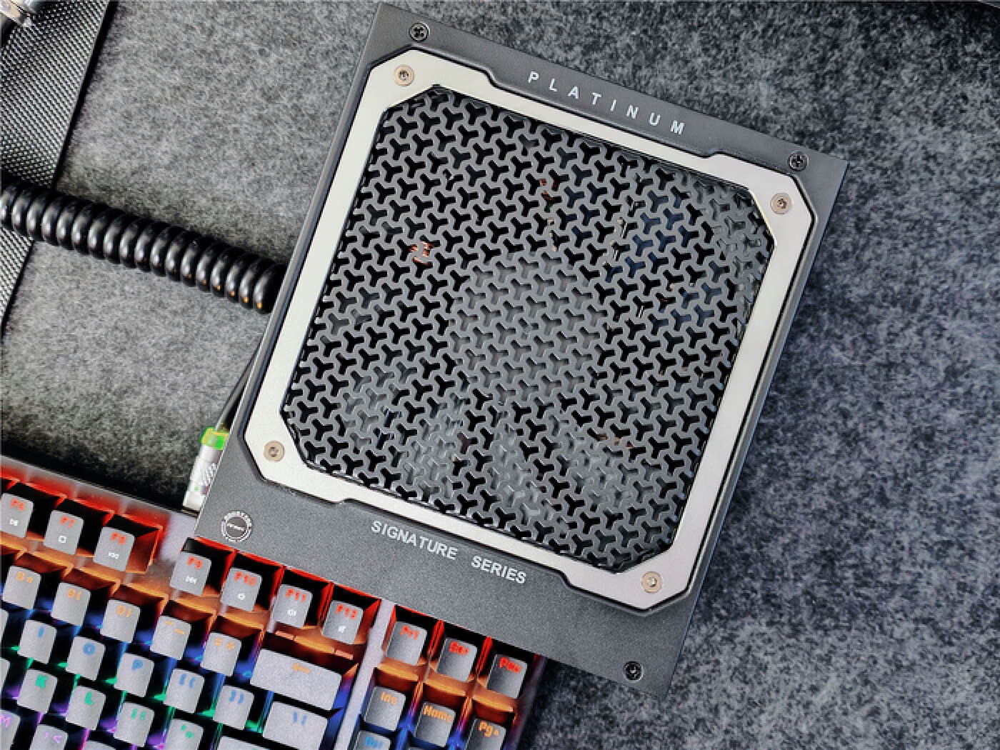 安钛克金牌全模组750w拆解,安钛克白金电源