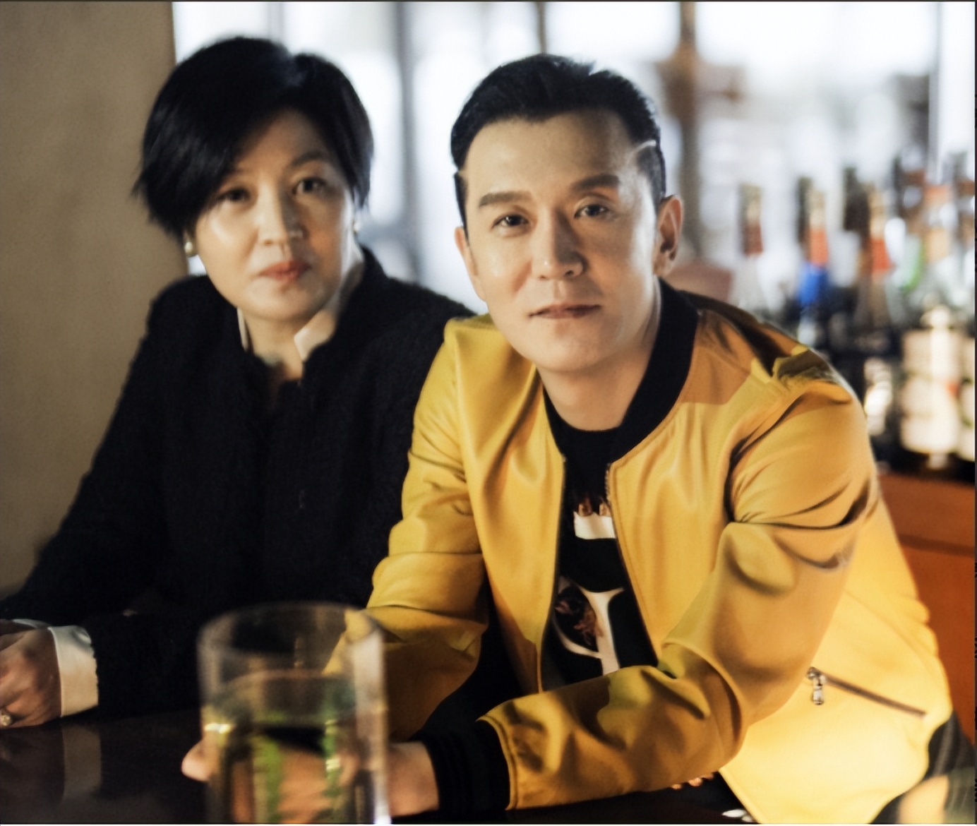 李咏妻子哈文家庭背景显赫,李咏去世后他的妻子哈文怎么样了