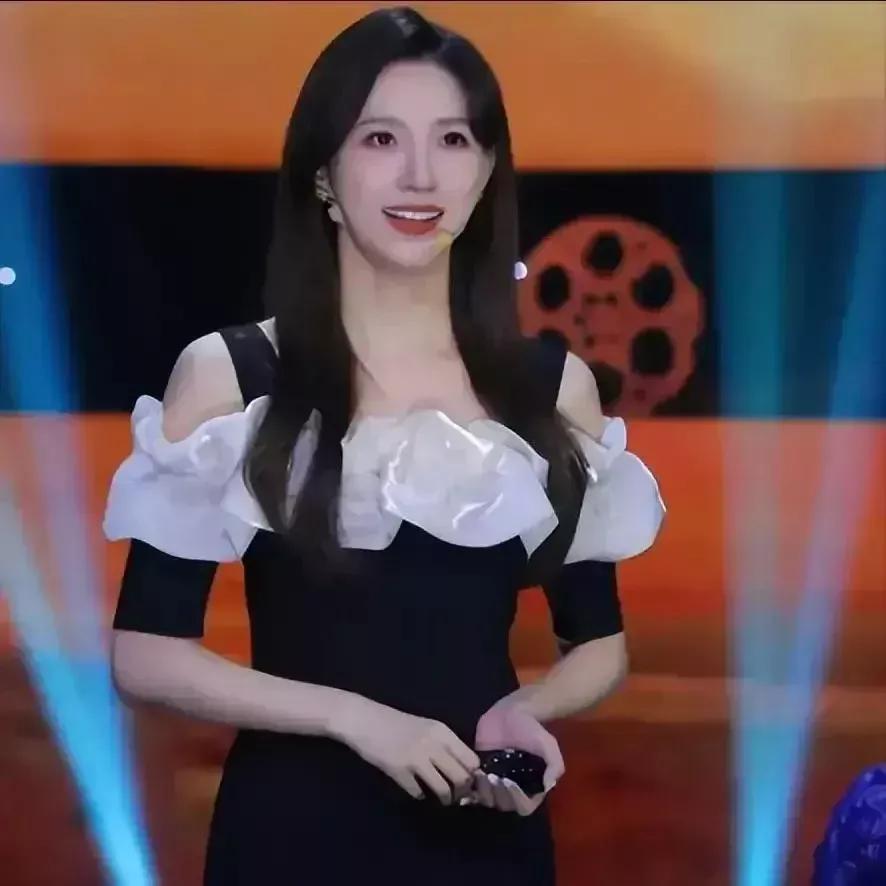 马凡舒主持央视春晚,央视马凡舒表演