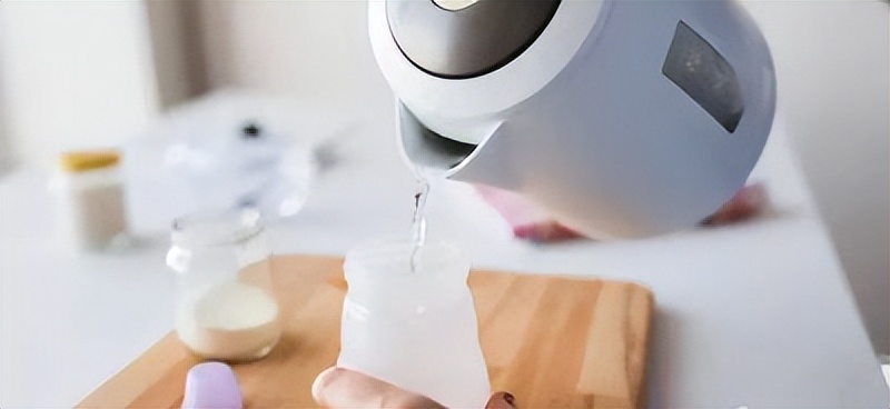 冲奶粉的误区新手爸妈中招了没,泡奶粉的正确方法是什么