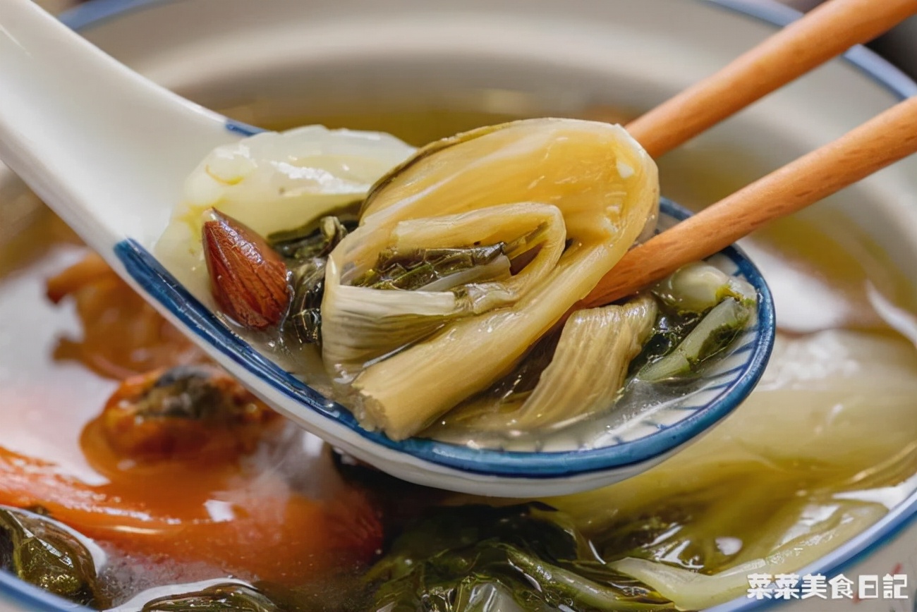 喉咙干到发哑,润嗓子润肺喝什么