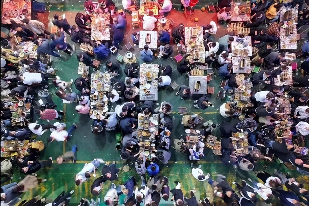 村超跟淄博烧烤谁更火,贵州村超vs淄博烧烤