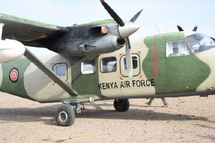 97年肯尼亚购买6架运12，刚交付就刹车失灵，可肯方却说：再买6架