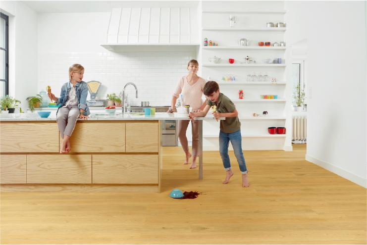 把快乐锁牢，玩闹不留“痕”