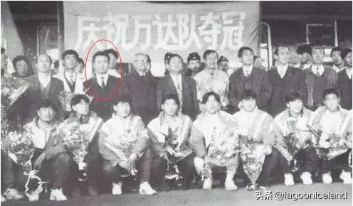 靠“擦边”出圈的椰树集团，给身处房地产的我们上了一课！