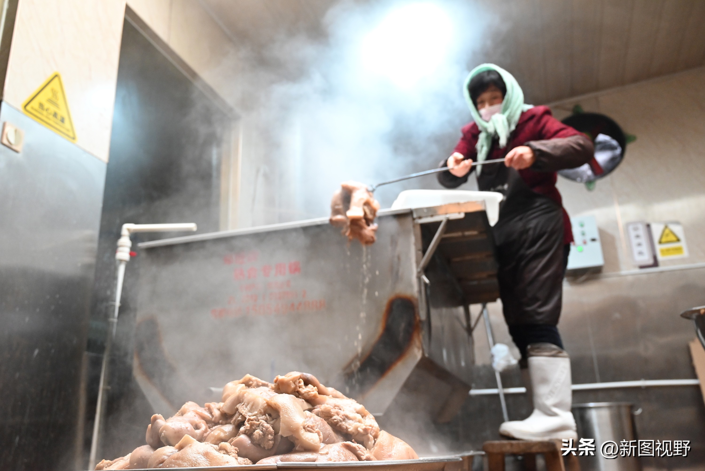 农村夫妻秘制“下酒菜”，4个月卖掉5000多个猪头，进账100多万元