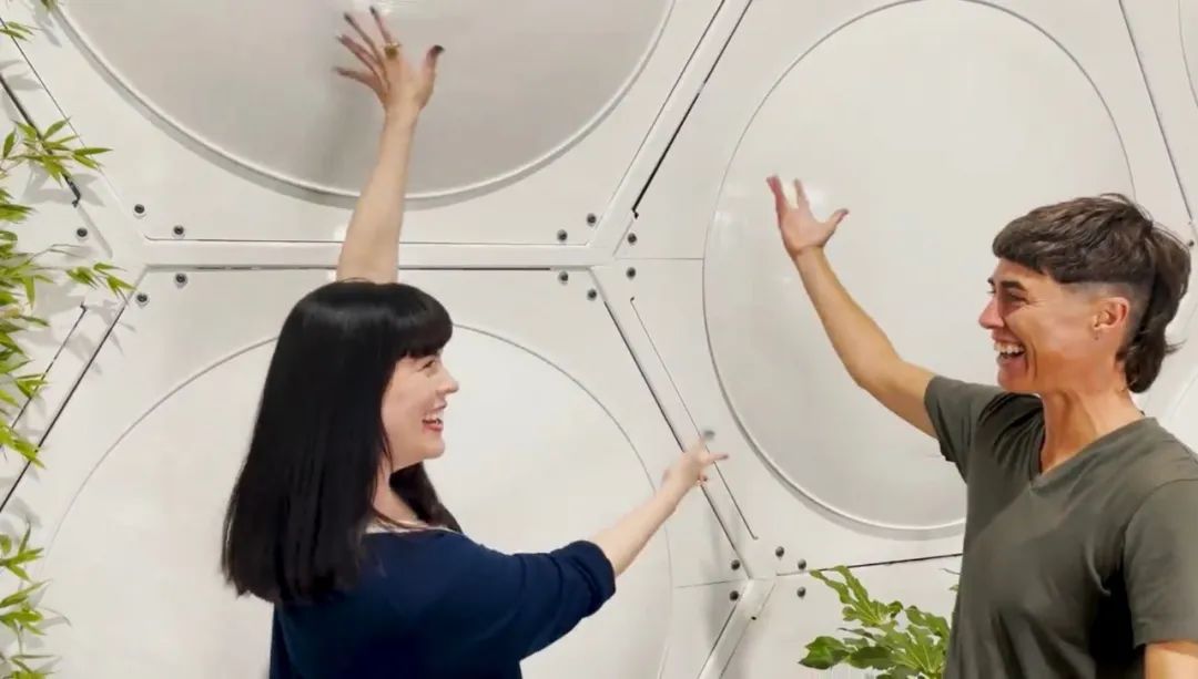 80后女孩记录世界奇葩葬礼，吸粉200万