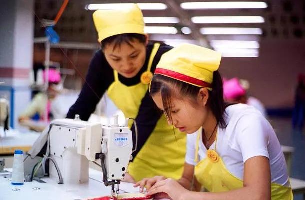 女设计师工资一般多少,女设计师一年收入多少