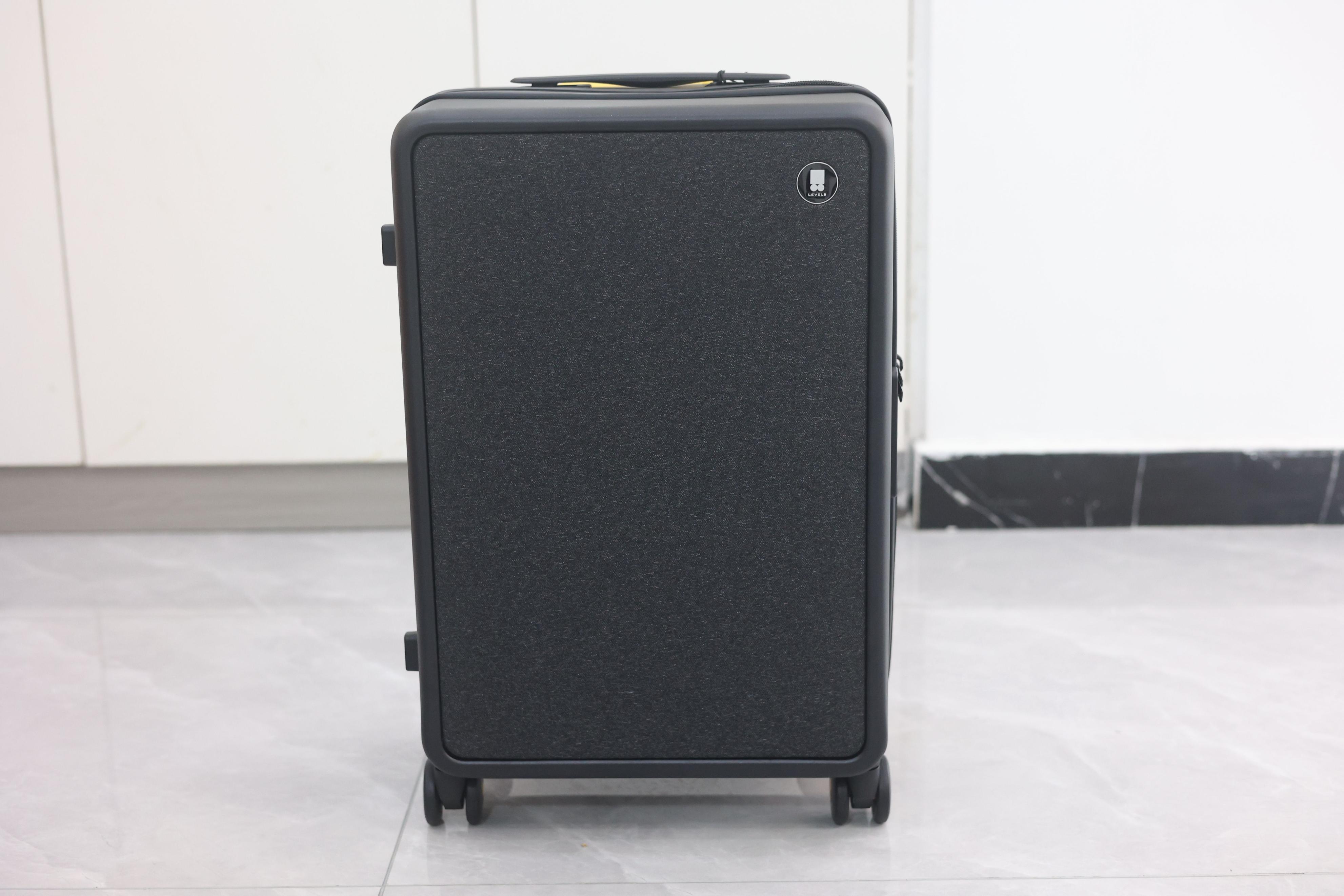 出差旅行的好伙伴，地平线8号拉杆箱方便实用