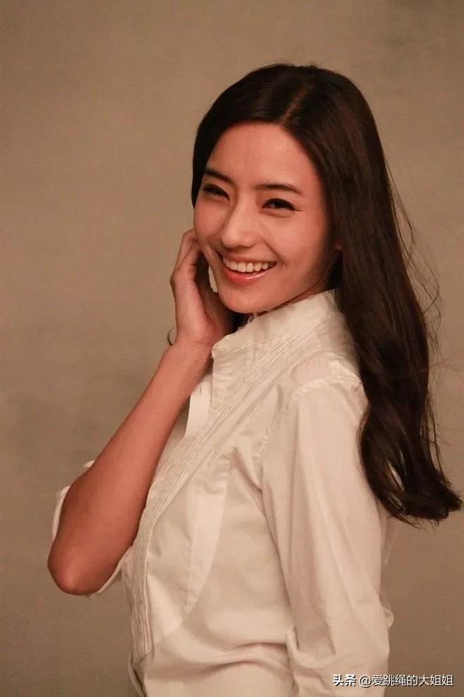 初代芭比韩彩英 (韩国女星韩彩英身材)