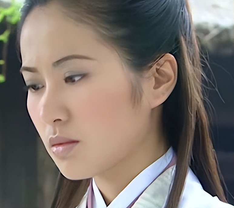 叶璇在抖音素颜,叶璇直播形象邋遢被吐槽挖鼻