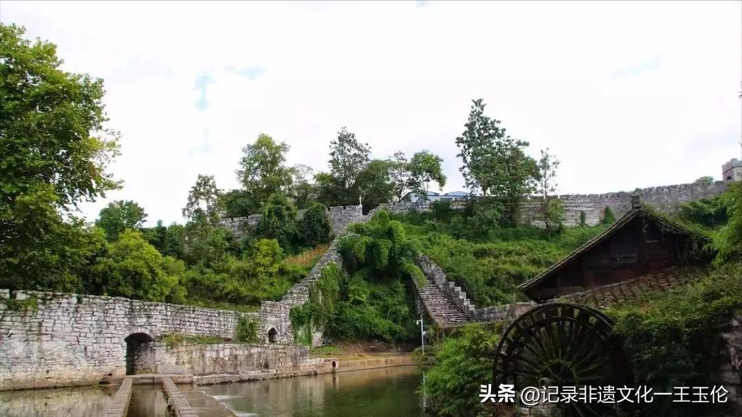 贵州唯一的一座千年古城，曾是古且兰国故地，被列为全国重点*物文**