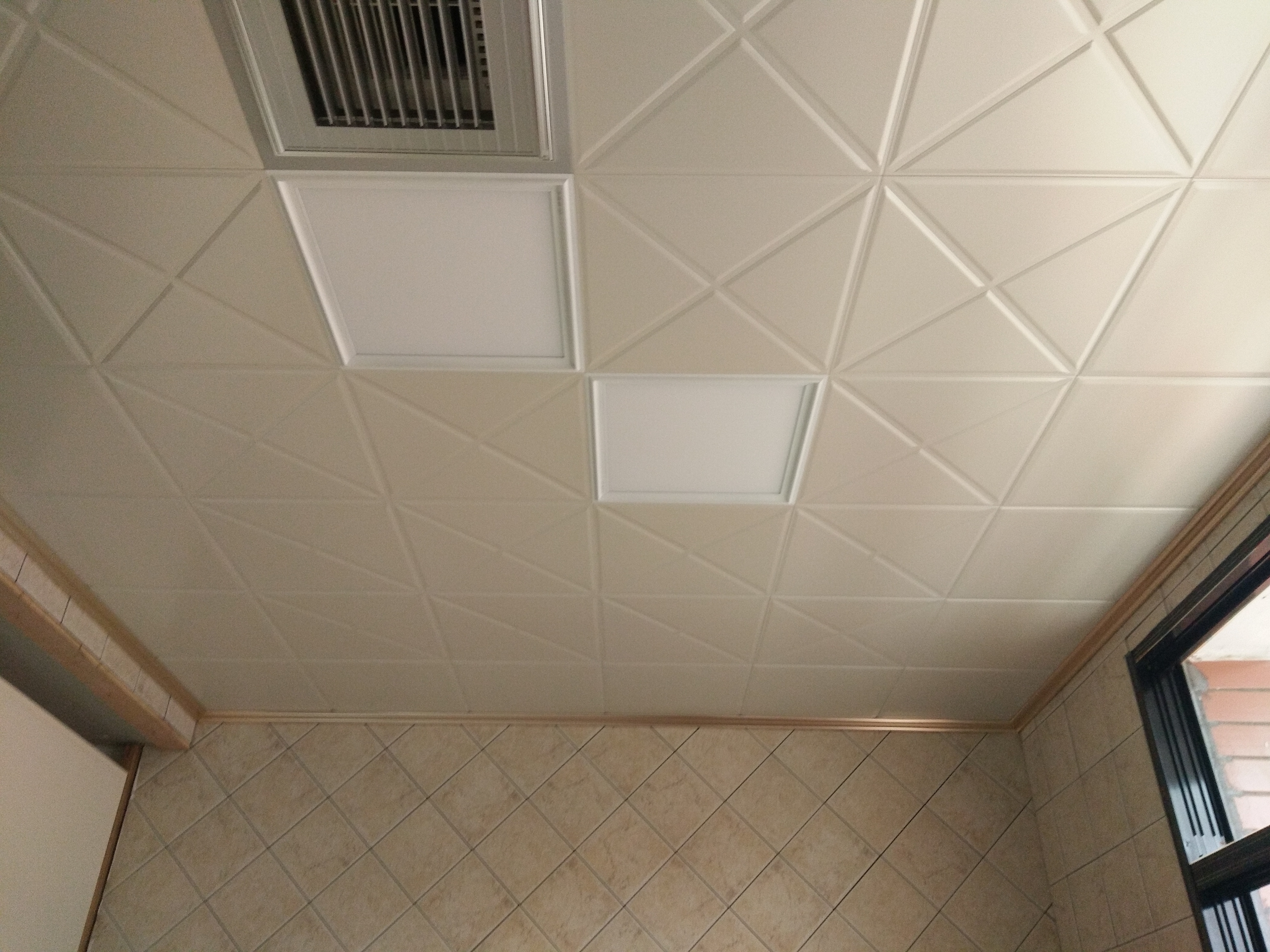 5万穷装攻略成都,5万穷装112平黑白极简