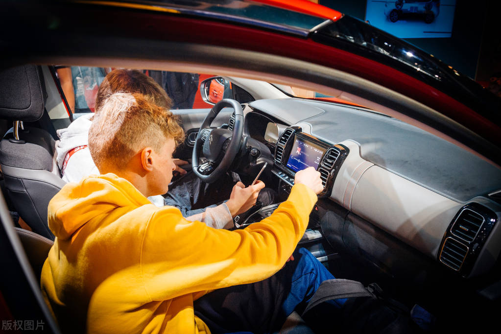 法系车为什么没有大排量发动机,法系车优缺点有哪些