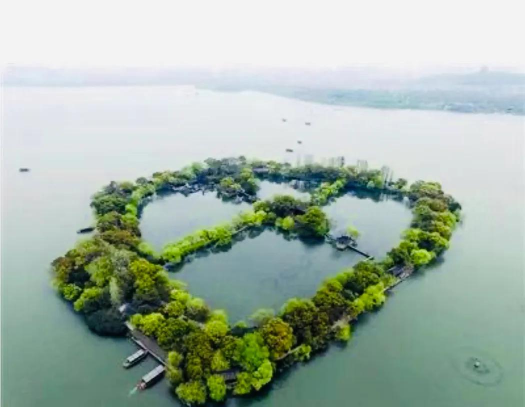 杭州西湖大雪纷飞,杭州西湖风景名胜区