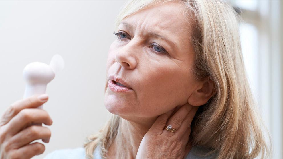 不要错把癌症当小毛病，身体出现2种情况，或是子宫内膜癌的信号