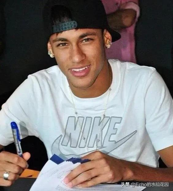 里沙利松偶像内马尔,维尼修斯内马尔偶像