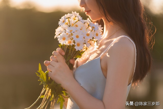 让女宝结婚不要彩礼不要房车，签承诺书，为什么那么多人反对?