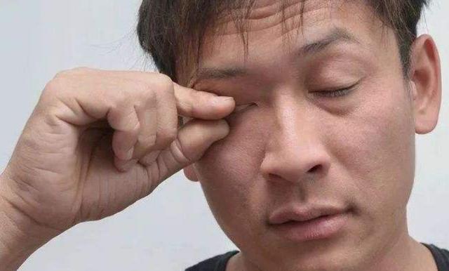 肝脏好不好看眼睛也能知道,肝脏好的人有六种特征