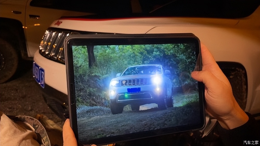 偷得浮生半日闲清茶淡盏两相欢,偷得浮生半日闲小杯浅酌思年华