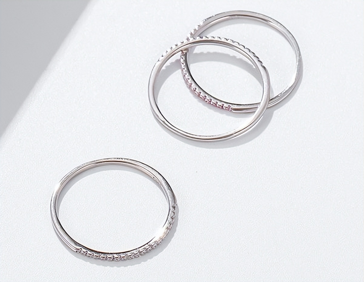 纯银戒指怎么看真假鉴别,怎样识别纯银的戒指真假