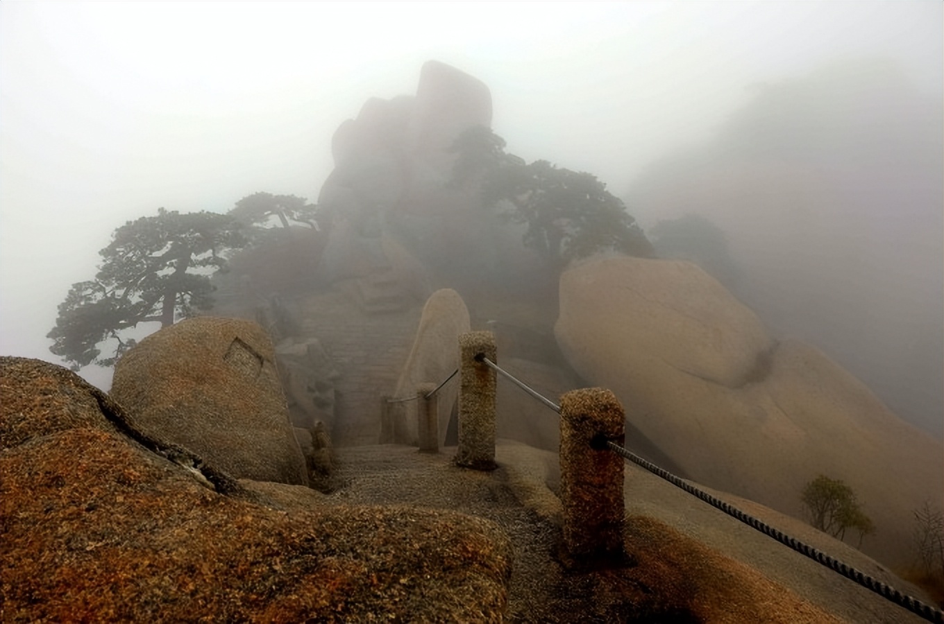 黄山慈光阁到玉屏楼步行多久,爬黄山从慈光阁开始的攻略