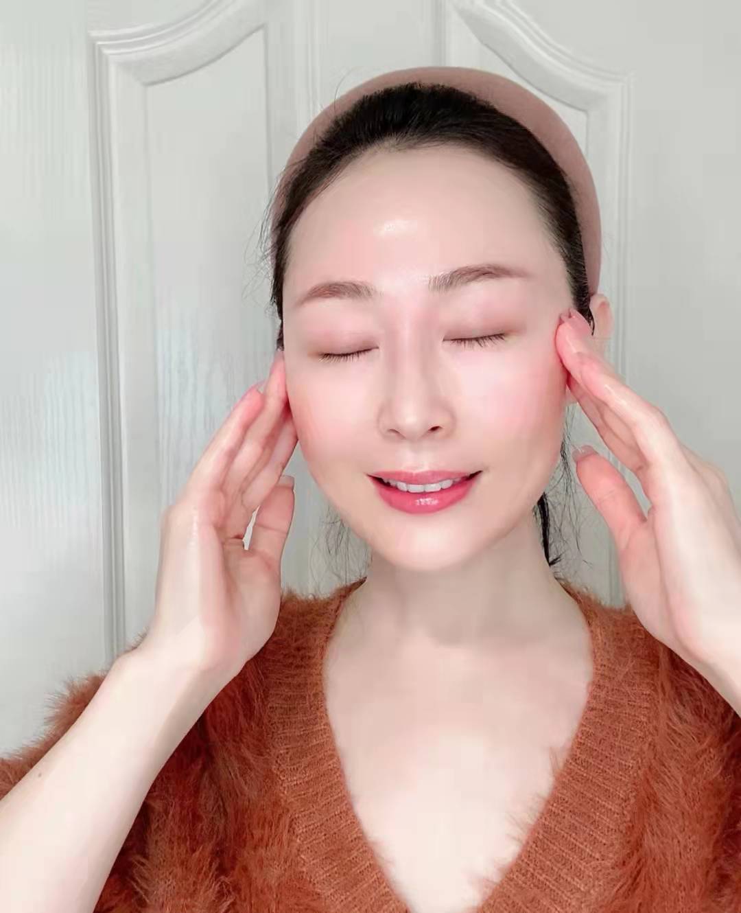 女人过了40岁适合用的化妆品,女人过了30岁用什么面霜最好