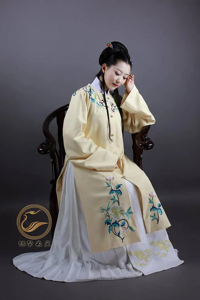 五十六个民族之柯尔克孜族服饰,五十六个民族服饰合集满族